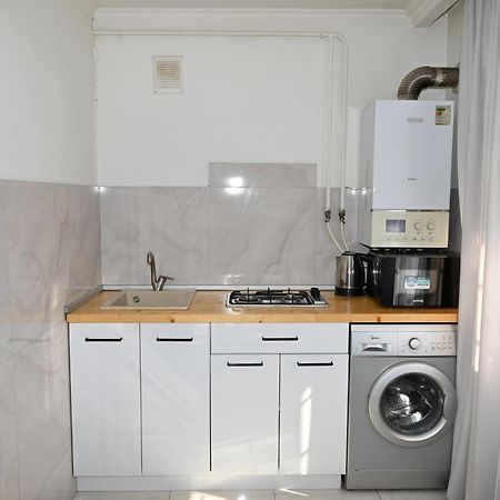 Cozy Apartment Near To The Metro H Kochar 19 Erivan Exterior foto