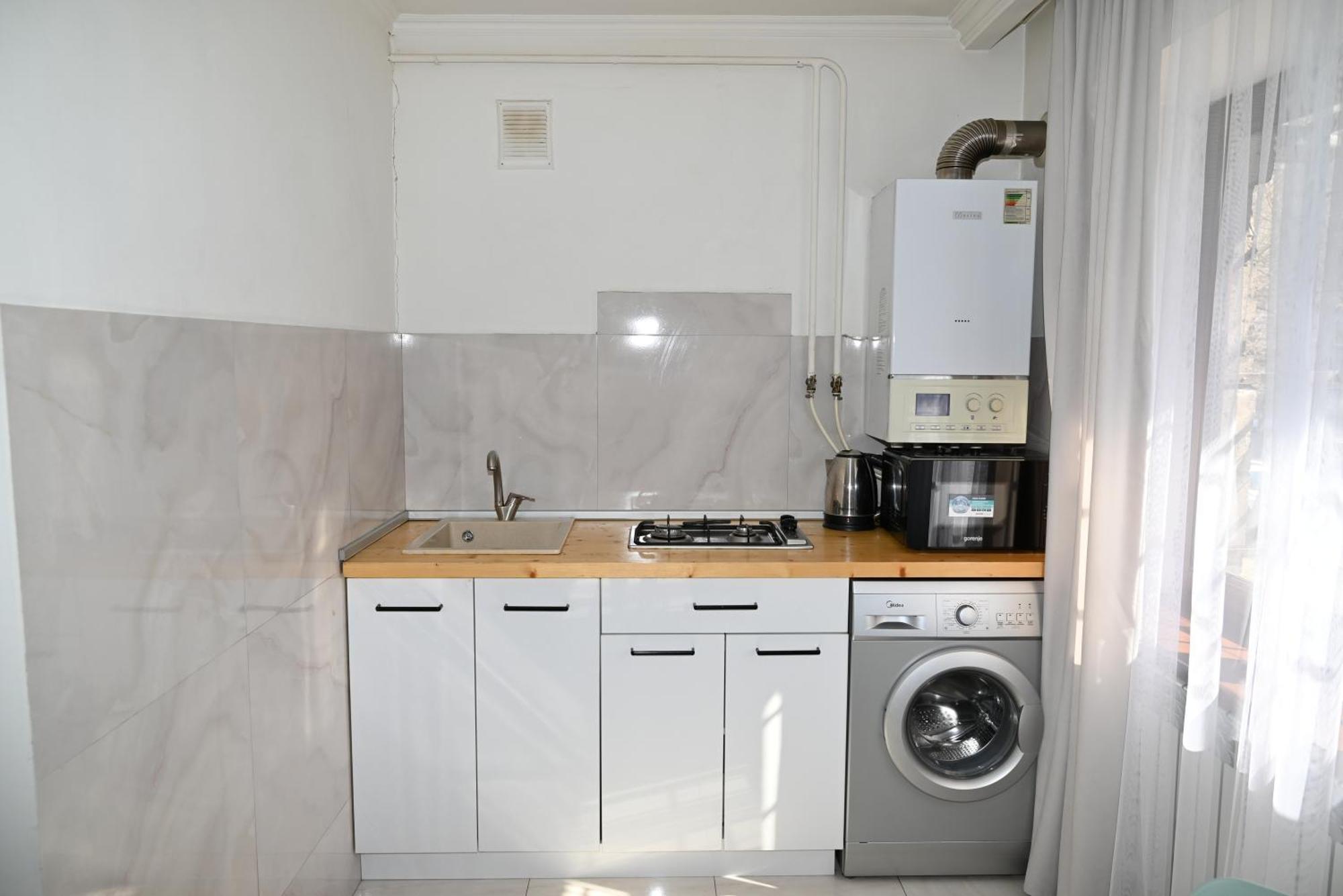 Cozy Apartment Near To The Metro H Kochar 19 Erivan Exterior foto
