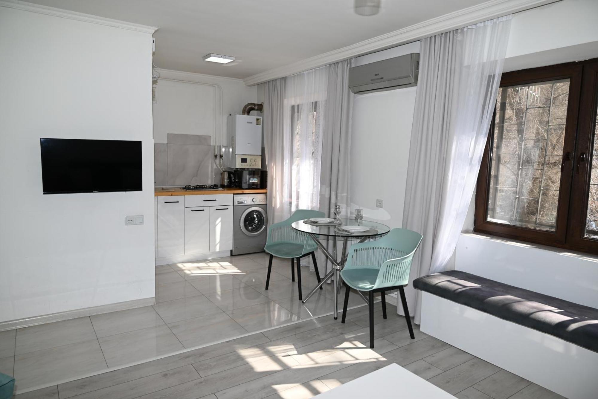 Cozy Apartment Near To The Metro H Kochar 19 Erivan Exterior foto